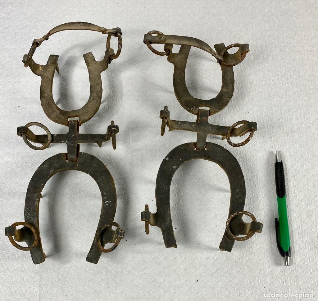 Militaria: Pareja de GRAMPONES MILITARES PARA NIEVE GUERA CIVIL