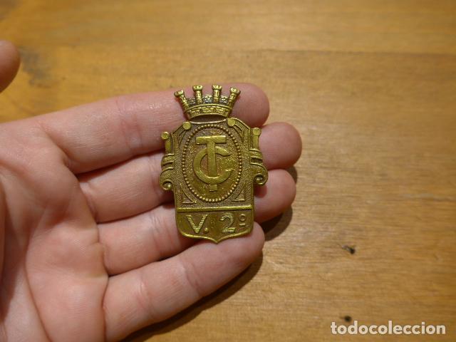 Militaria: ANTIGUA INSIGNIA O EMBLEMA REPUBLICANO DE VIGILANTE 2&ordm; DE CAMPO DE TRABAJO, GUERRA CIVIL