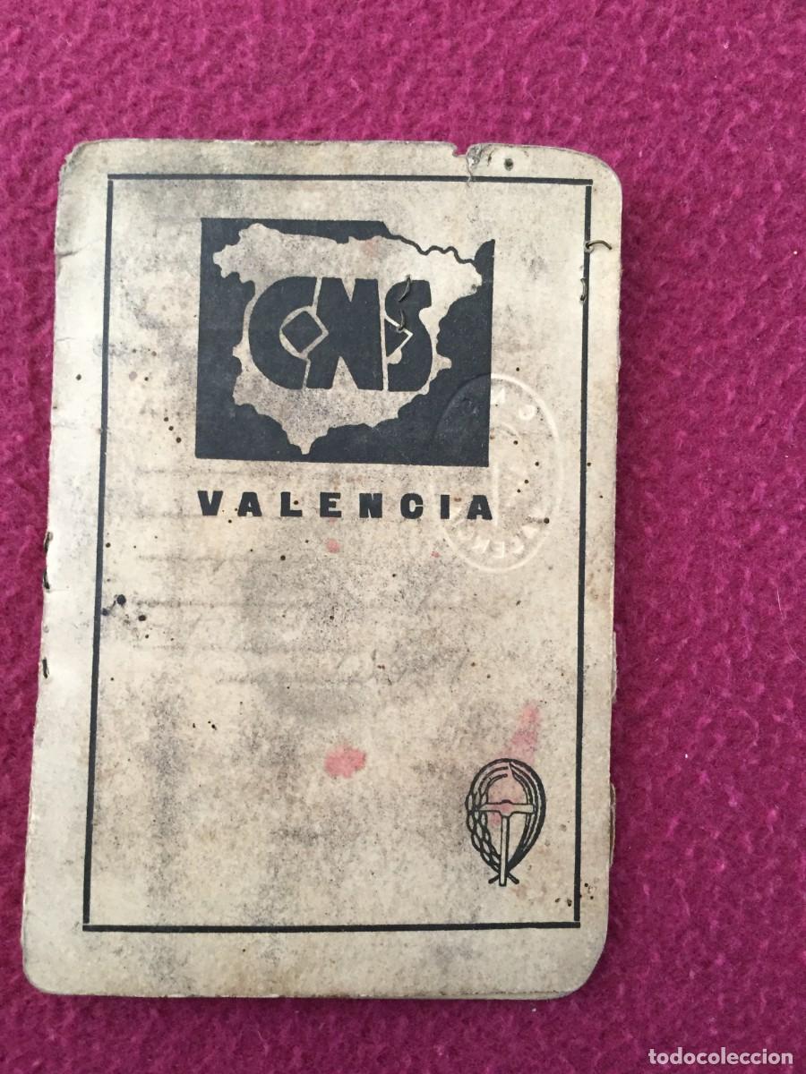 Militaria: CARNET DE VALENCIA DE LA CNS CON 75 VI&Ntilde;ETAS DE COTIZACI&Oacute;N DE 1 ABRIL 1939 POST GUERRA CIVIL