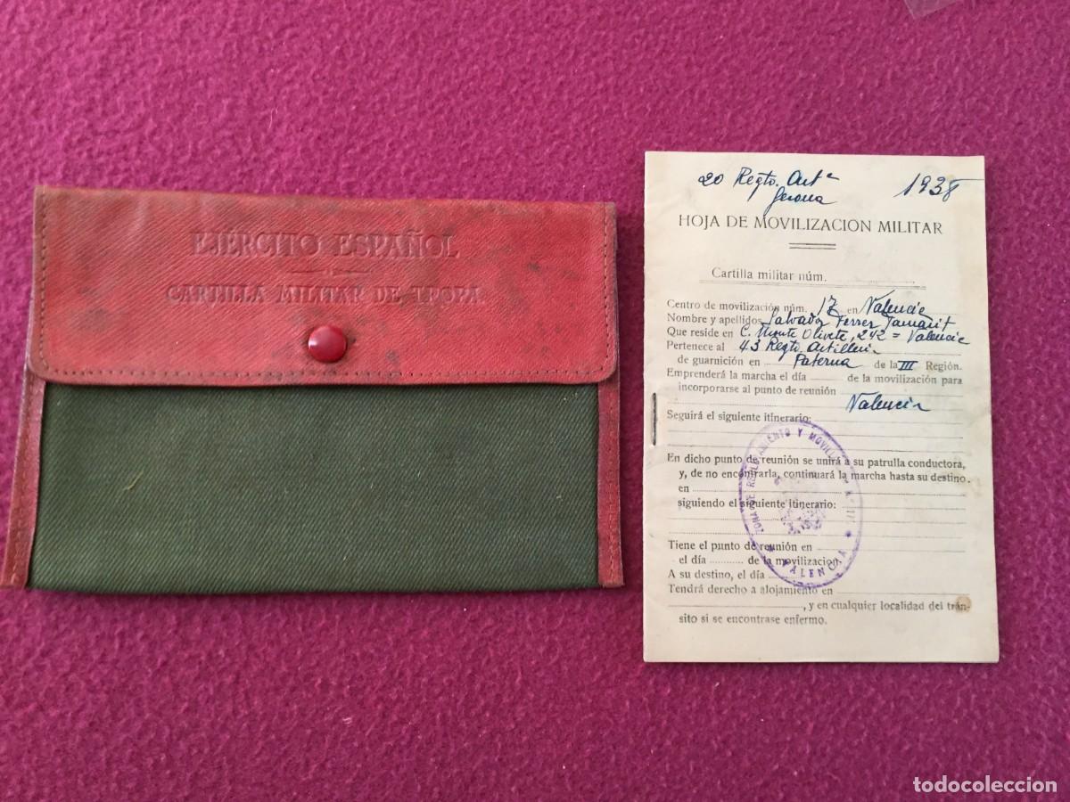 Militaria: CARTERA CON CARTILLA MILITAR DE TROPA - POST GUERRA CIVIL