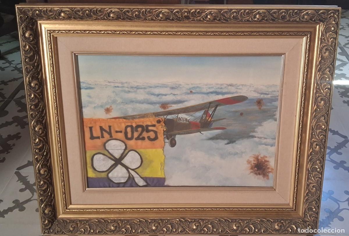 Militaria: Cuadro antiguo con l&aacute;mina de avi&oacute;n republicano y trozo de tela de la unidad.
