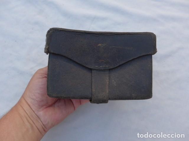 Militaria: ANTIGUA CARTUCHERA DE CUERO NEGRO GUERRA CIVIL