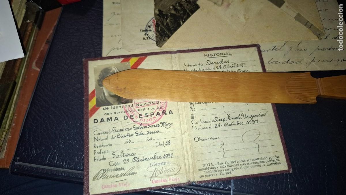 Militaria: Carnet, Falange, dama de Espa&ntilde;a. Gijon. 1937. Guerra Civil. Sobre Feldpost. Division azul. Documento