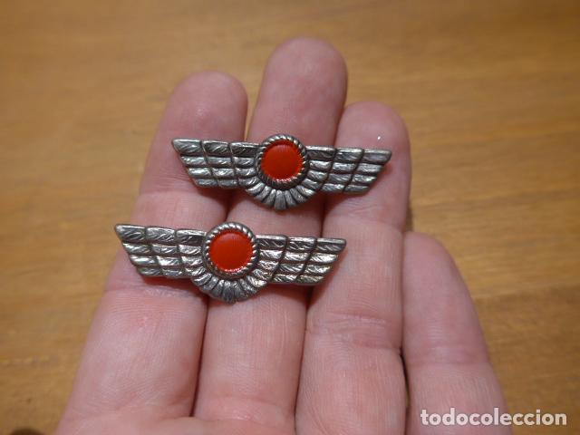 Militaria: Antigua pareja de insignias o emblemas de aviacion republicana de guerra civil, originales. Rokiski