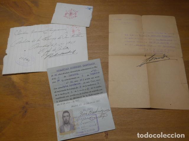 Militaria: Lote de soldado guerra civil: carnet republicano de 1937 + documento de prision + milicia falange.