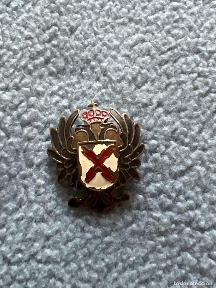 Militaria: Magnifico emblema carlista cruz borgo&ntilde;a esmaltado guerra civil