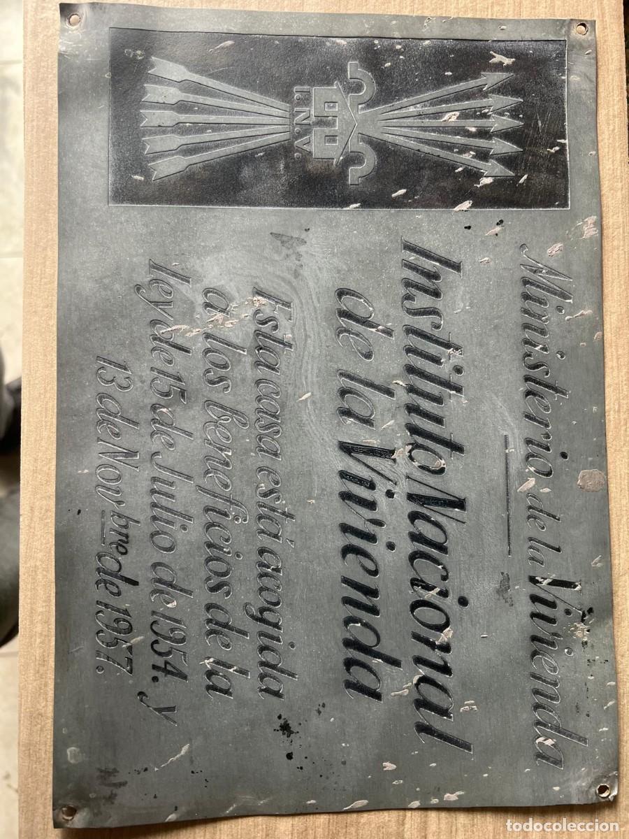 Militaria: PLACA MINISTERIO VIVIENDA ( FALANGE) rara placa ver untimo parrafo