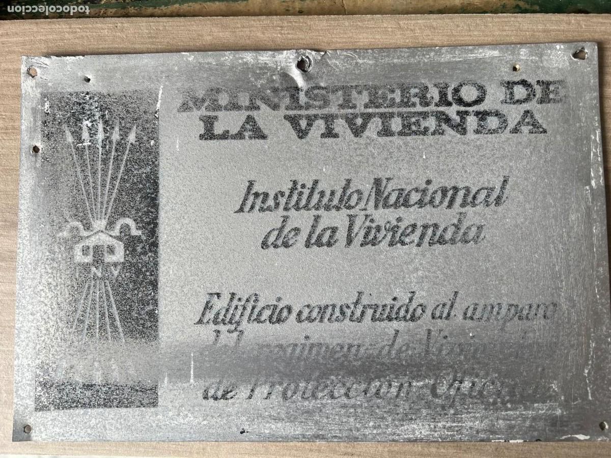 Militaria: PLACA MINISTERIO VIVIENDA ( FALANGE)