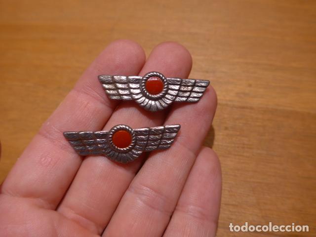 Militaria: Antigua pareja de insignias o emblemas de aviacion republicana de guerra civil, originales. Rokiski