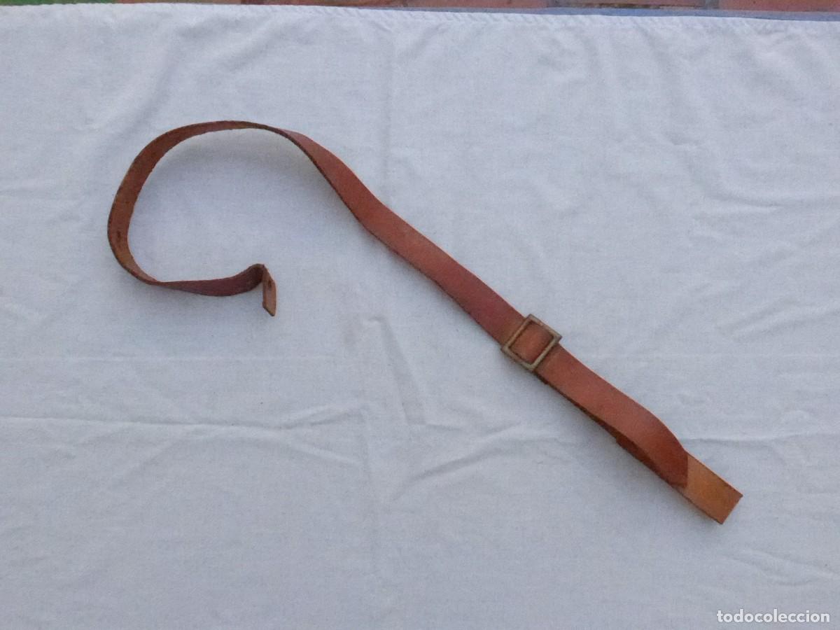 Militaria: ANTIGUA CORREA PORTA FUSIL CUERO COLOR AVELLANA MARRON GUERRA CIVIL PORTAFUSIL