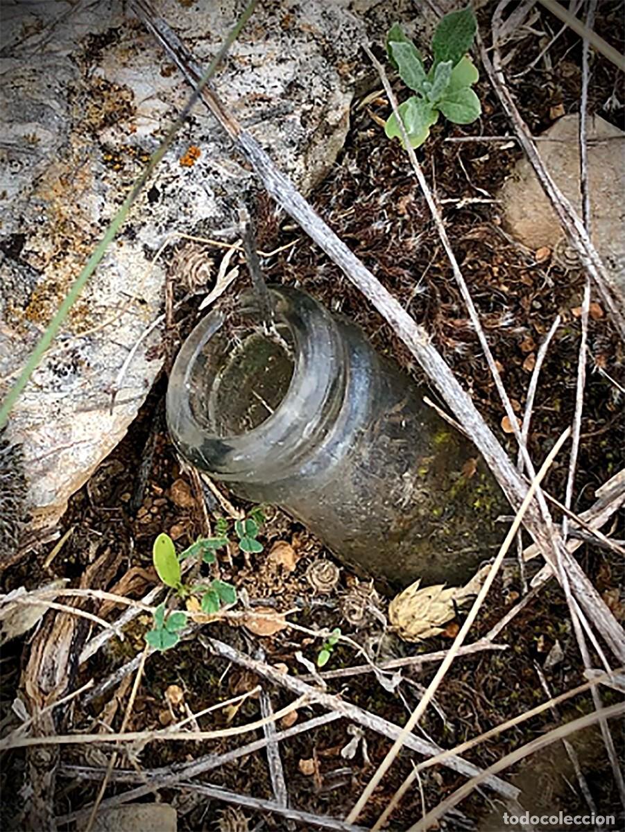 Militaria: Botell&iacute;n Vermouth. &iquest;Aquila Rossa?. Lote Recuperaci&oacute;n. Frente Guadalajara. Guerra Civil. Marcajes