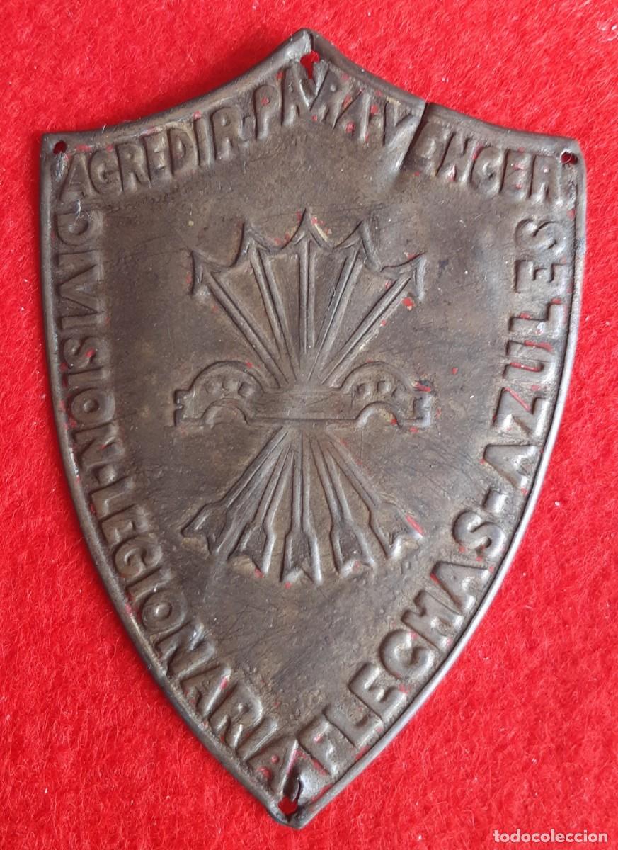 Militaria: ESCUDO DE BRAZO DE FLECHAS AZULES. CTV. GUERRA CIVIL
