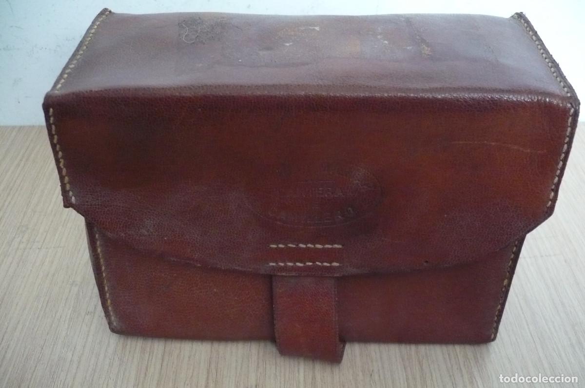 Militaria: antigua cartera de cuero de camillero militar