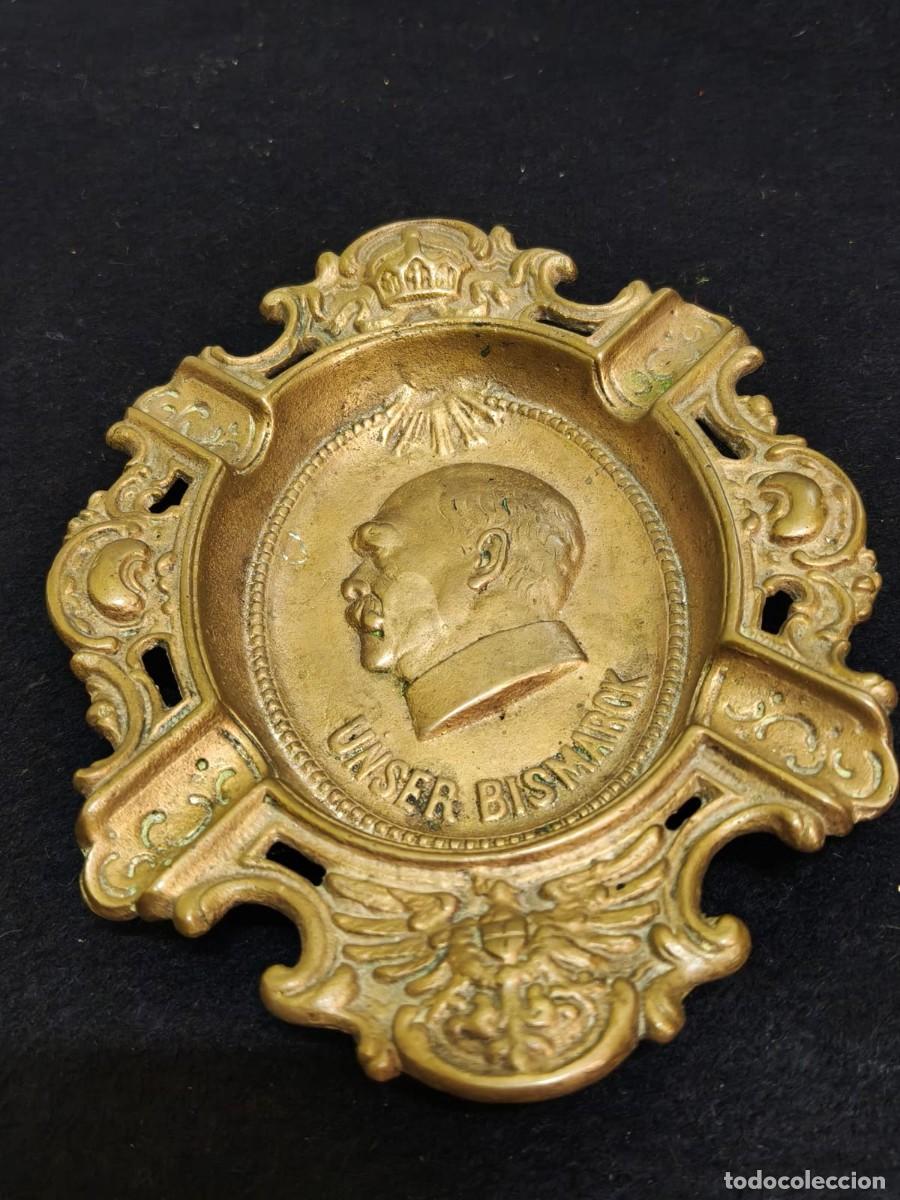 Militaria: cenicero patri&oacute;tico de Bismarck