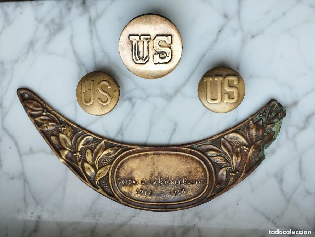 Militaria: Lote placas I Guerra mundial para casco y bridas.