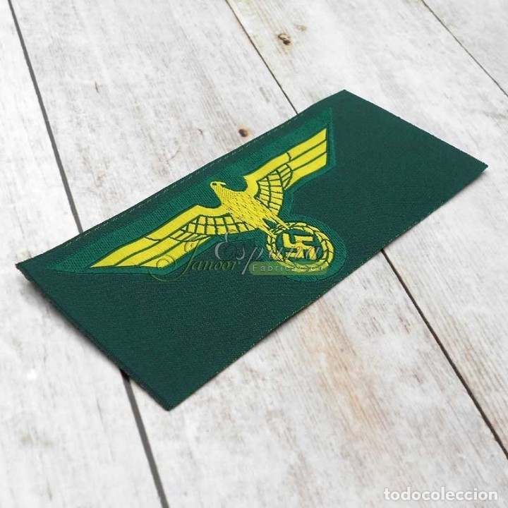Militaria: &Aacute;guila de pecho artiller&iacute;a de costa, tropa