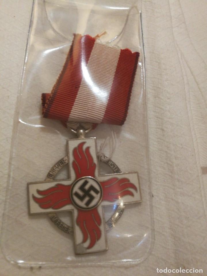 Militaria: Cruz de servicios de bomberos - Foto 3