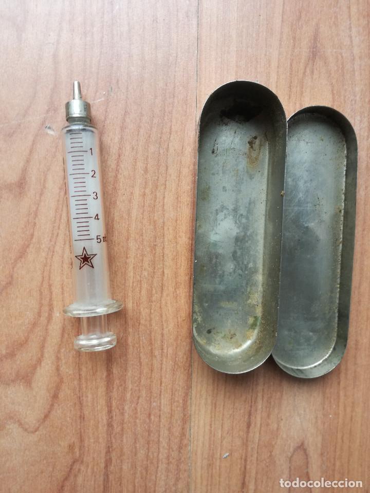 Militaria: jeringuilla de cristal - Foto 1