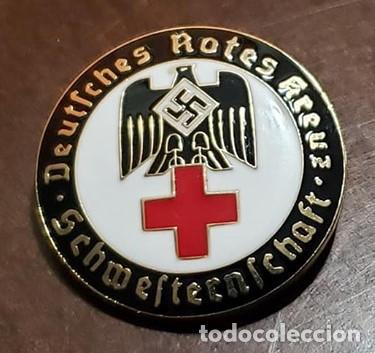 Militaria: Nazi German Red Cross medic pin badge WW2 WWII DRK Rotes Kreuz