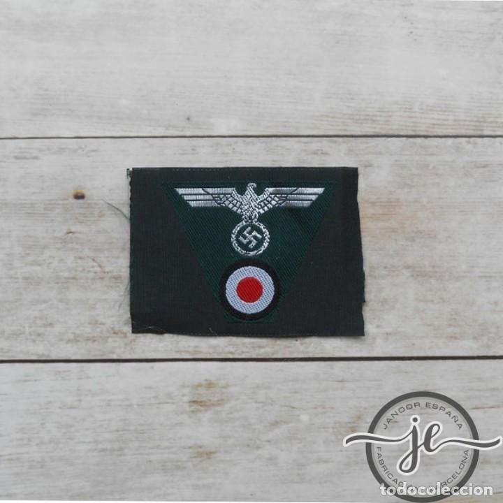 Militaria: &Aacute;guila trapezoide de gorra M43 oficiales Wehrmacht.
