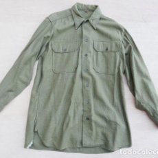 Militaria: ORIGINAL WWII US ARMY ENLISTED WOOL FIELD SHIRT W/GAS FLAP. Lote 306959708