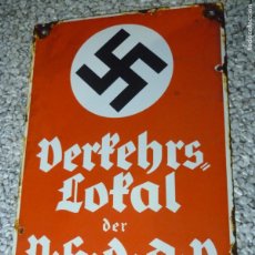 Militaria: EMAILLESCHIELD VERKEHRS LOKAL DER NSDAP - 30CM X 20CM