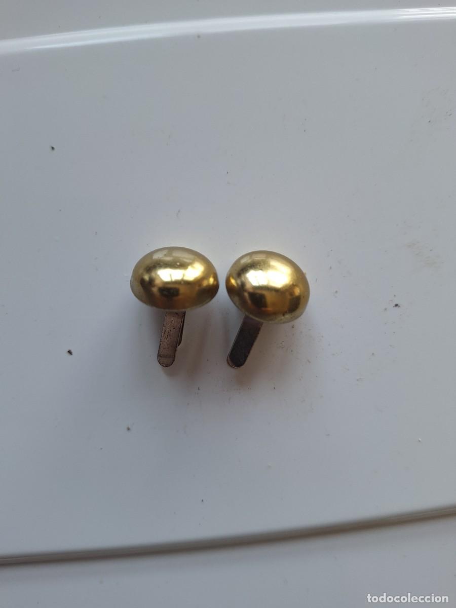 Militaria: 2 botones dorados para gorra - Foto 1