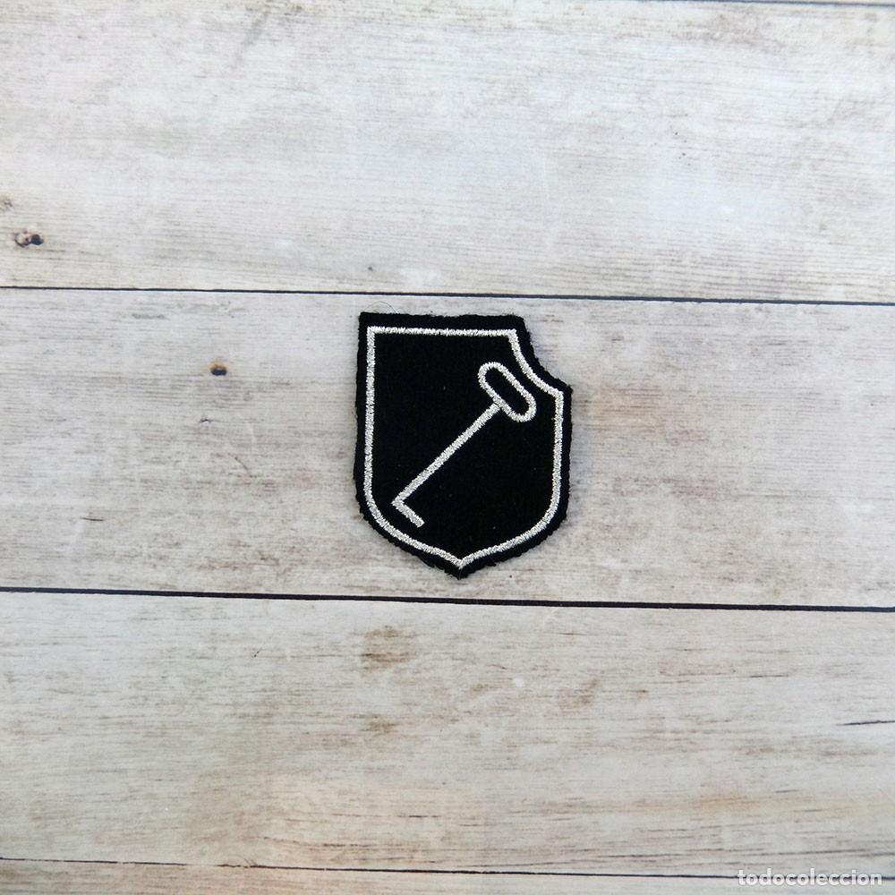 Militaria: Insignia de brazo SS Leibstandarte 1a divisi&oacute;n Panzer