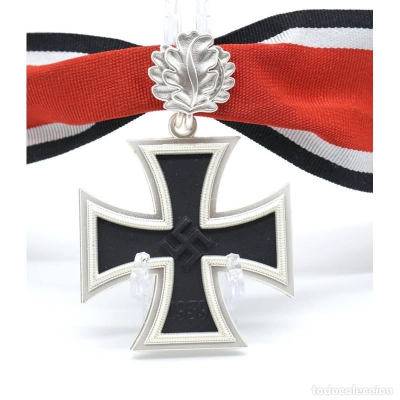 Militaria: CRUZ DE CABALLERO DE LA CRUZ DE HIERRO CON HOJAS DE ROBLE FABRICADA EN 3 PIE- SEGUNDA GUERRA MUNDIAL