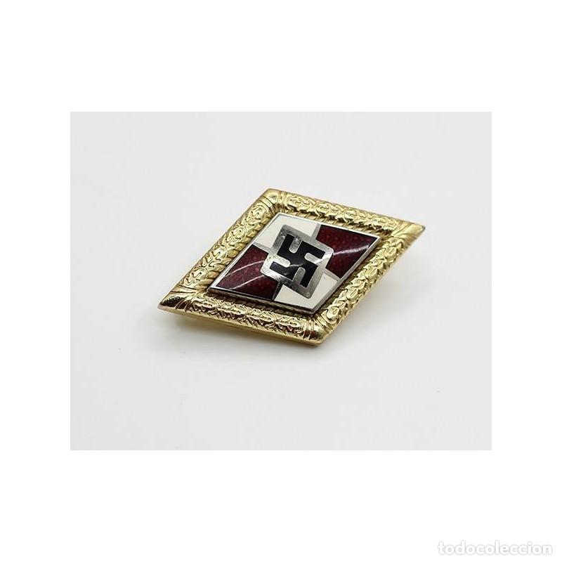 Militaria: Insignia en oro de la Juventud de Hitler con hojas de roble - Alemania - SEGUNDA GUERRA MUNDIAL