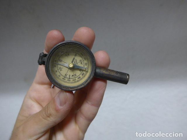 Militaria: Antigua brujula militar francesa a identificar, seguramente de alguna Guerra Mundial. Francia.
