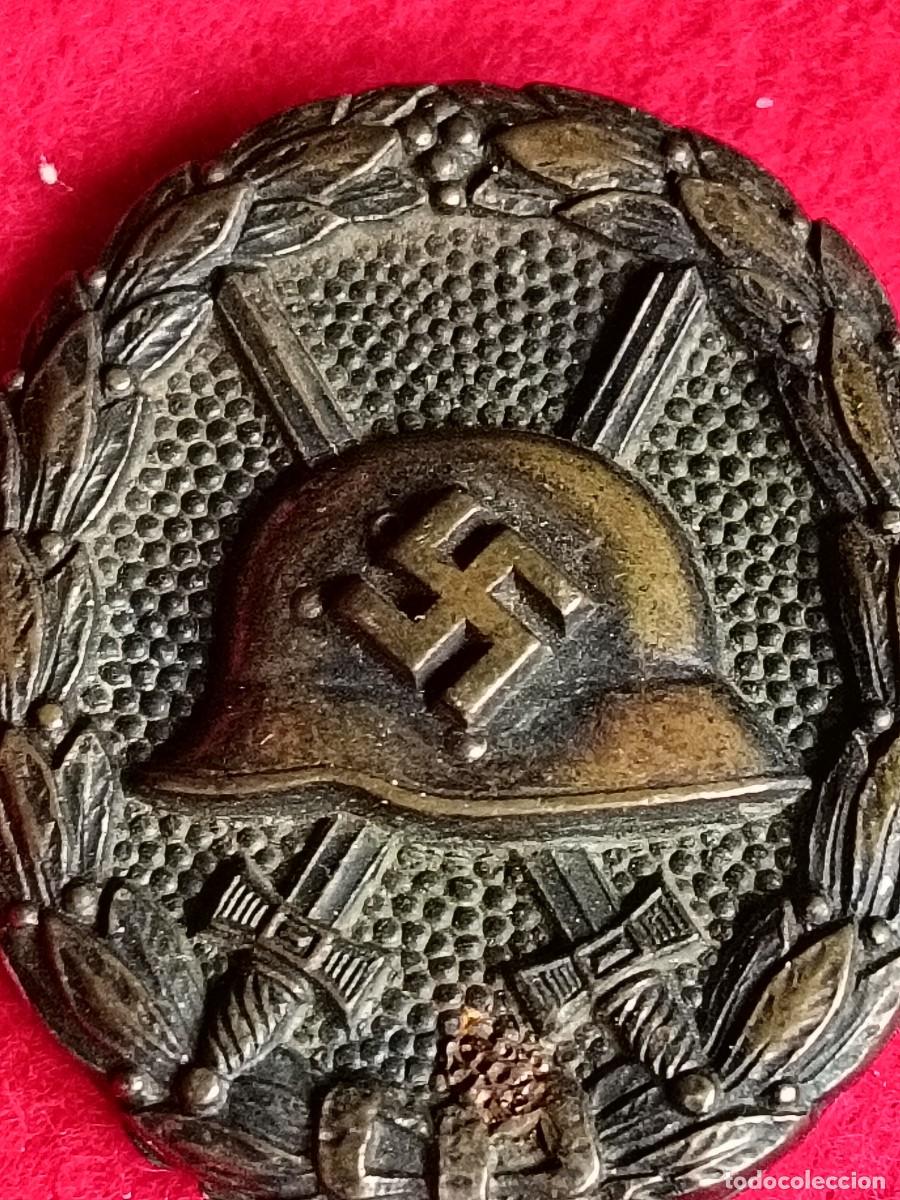 Militaria: Distintivo Herido modelo de legi&oacute;n C&oacute;ndor