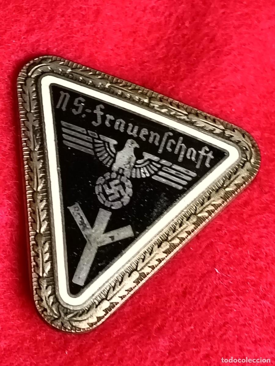 Militaria: Distintivo Alemania jerarqu&iacute;a NSDAP femenina