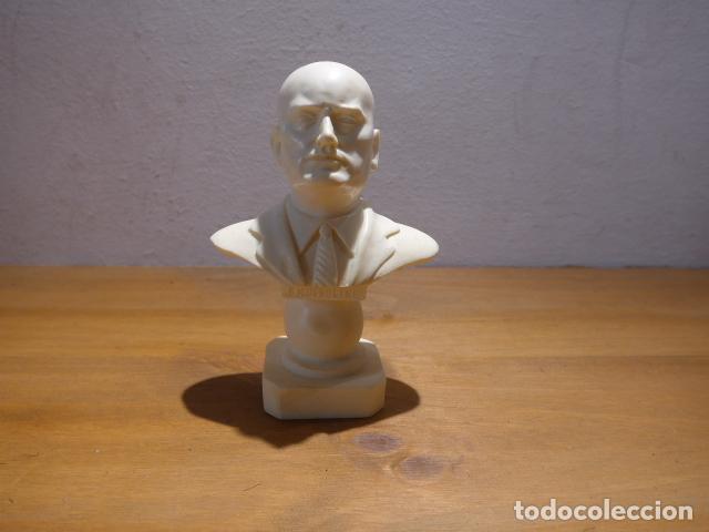Militaria: Busto de Mussolini, fabricado en a&ntilde;os 90, fascista italiano, Italia, II Guerra Mundial