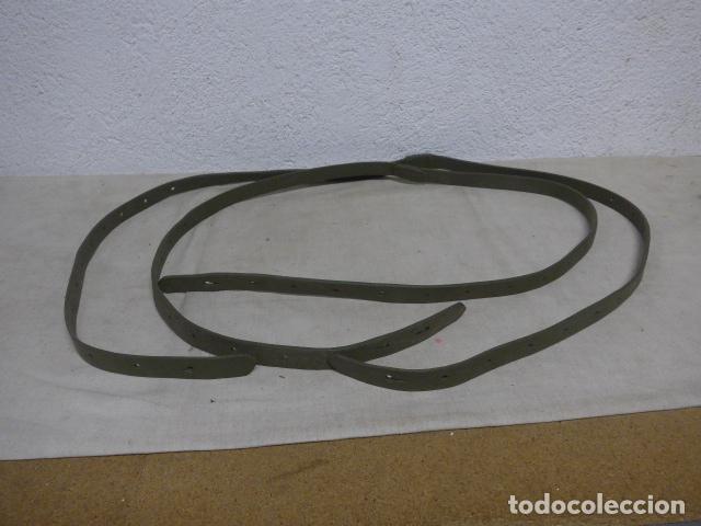 Militaria: Antiguos 2 correajes de cuero verde grisaceo italiano. Guerra civil o II Guerra Mundial, Italia