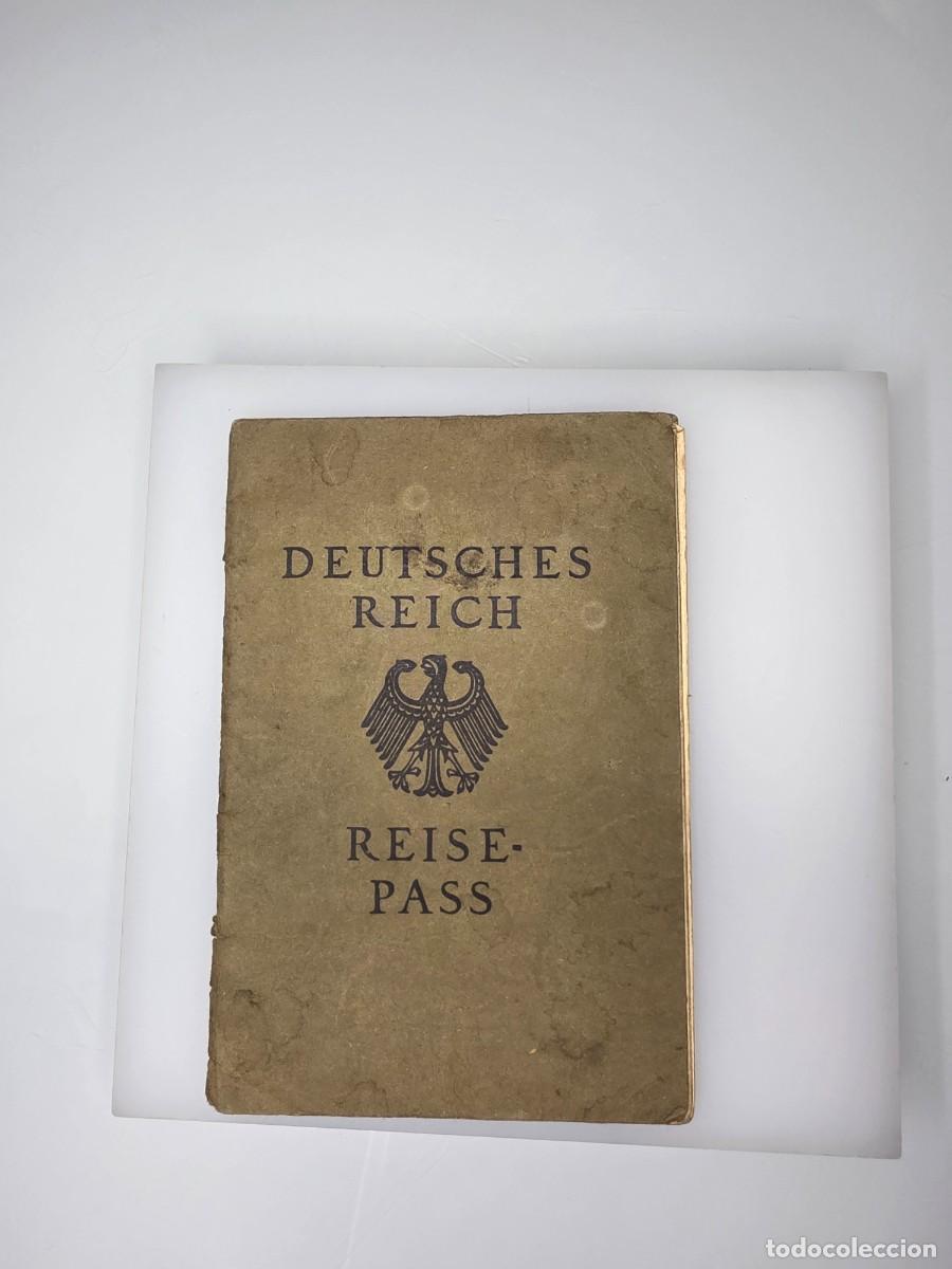 Militaria: Pasaporte alem&aacute;n Deutsches Reich original de 1932 con fotos de matrimonio, sellos y visados