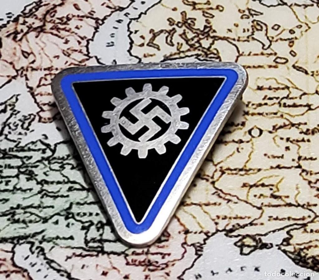 Militaria: INSIGNIA PLATA Y ESMALTES DEL DAF DEL TERCER REICH ALEMAN.2&ordf; GUERRA MUNDIAL