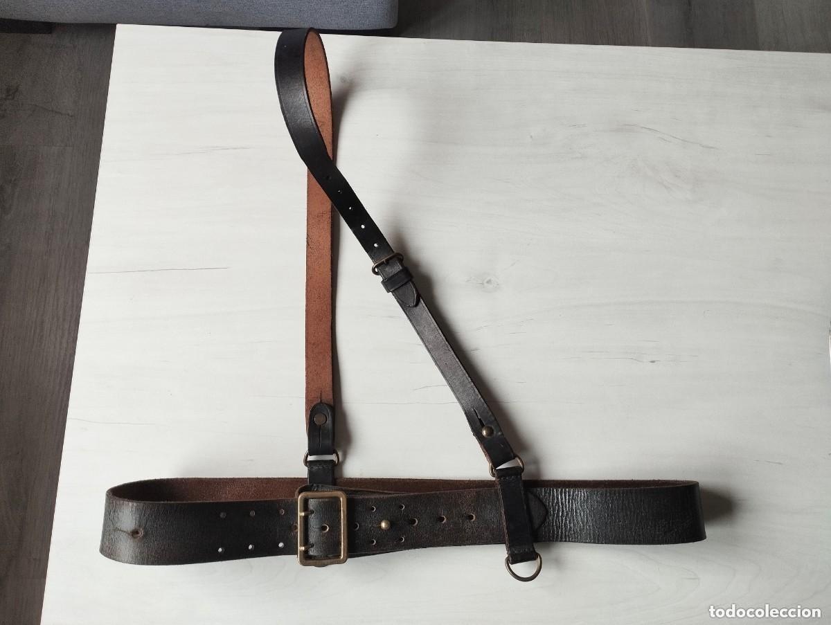 Militaria: Cintur&oacute;n Oficial Sam Browne negro.II Guerra mundial