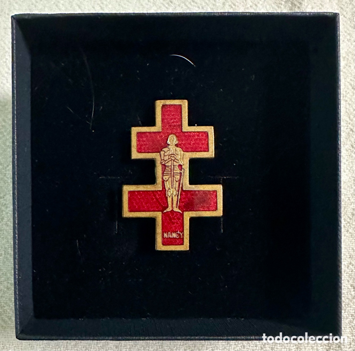 Militaria: II Guerra Mundial. Cruz de Lorraine. Insignia francesa contra la ocupaci&oacute;n alemana.