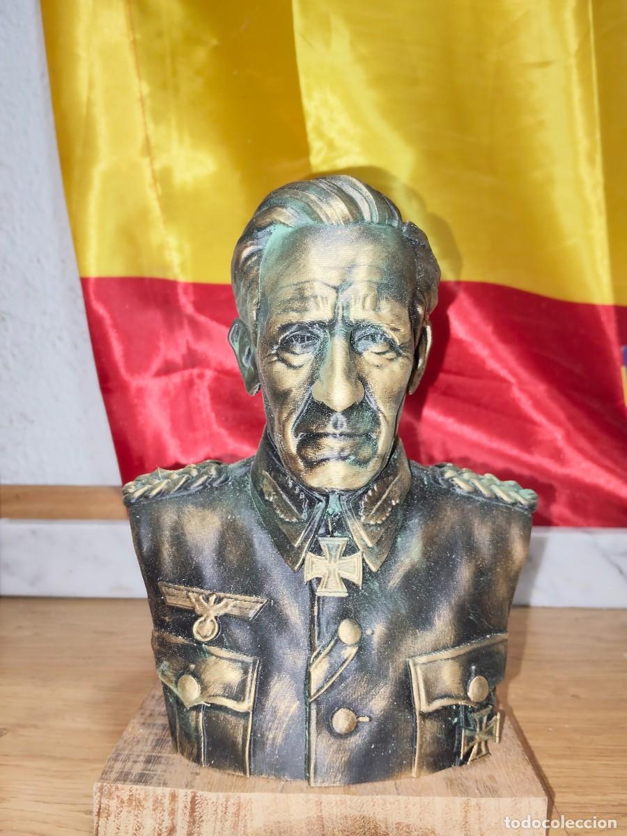 Militaria: Busto del General Agust&iacute;n Mu&ntilde;oz Grandes, Jefe de la Divisi&oacute;n Azul