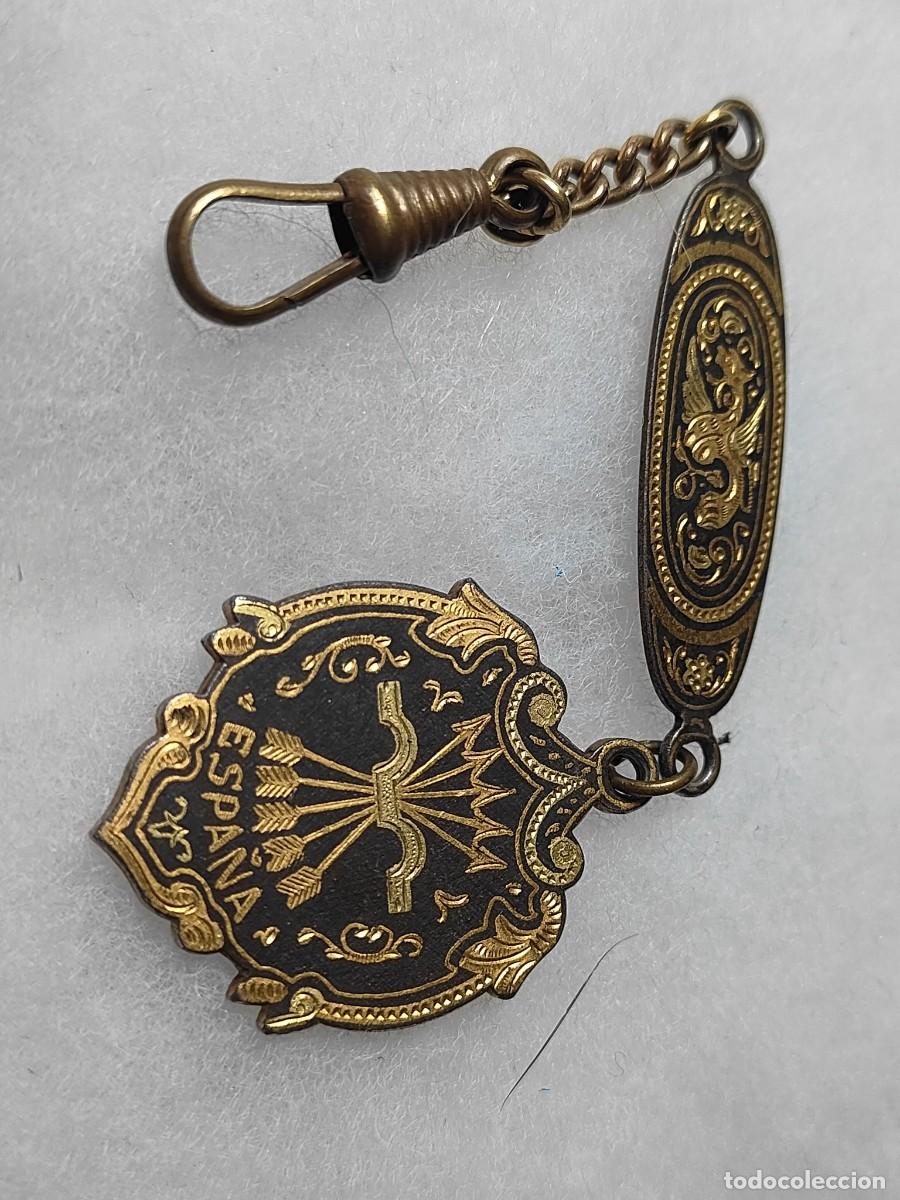 Militaria: Distintivo Legi&oacute;n C&oacute;ndor damasquinado de Toledo