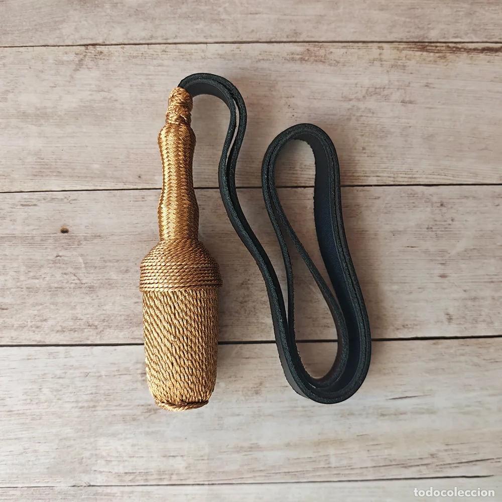 Military Antiques: Dragona de espada dorada con correa de cuero negra