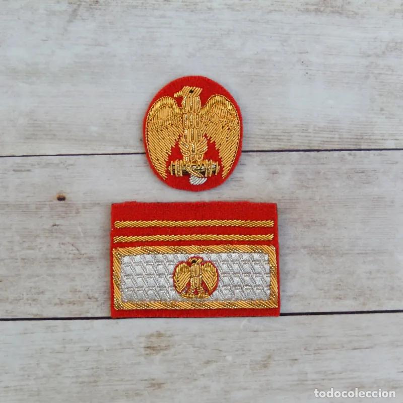 Militaria: &Aacute;guila de gorra y insignia de brazo de general italianas de MVSN