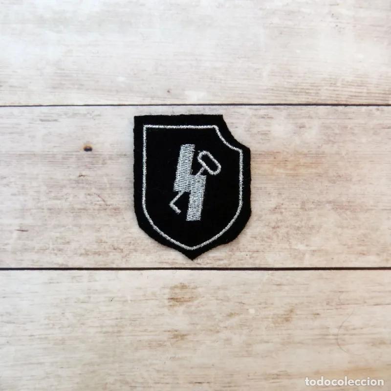 Militaria: Insignia de brazo SS Hitlerjugend 12a divisi&oacute;n Panzer