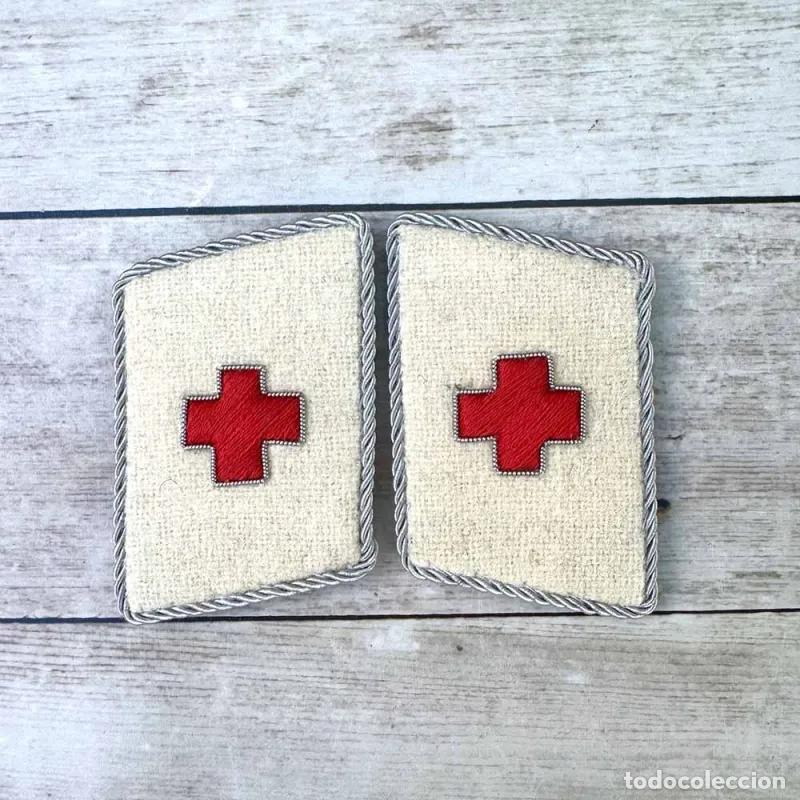 Militaria: Parches de cuello oficiales Deutsches Rotes Kreuz