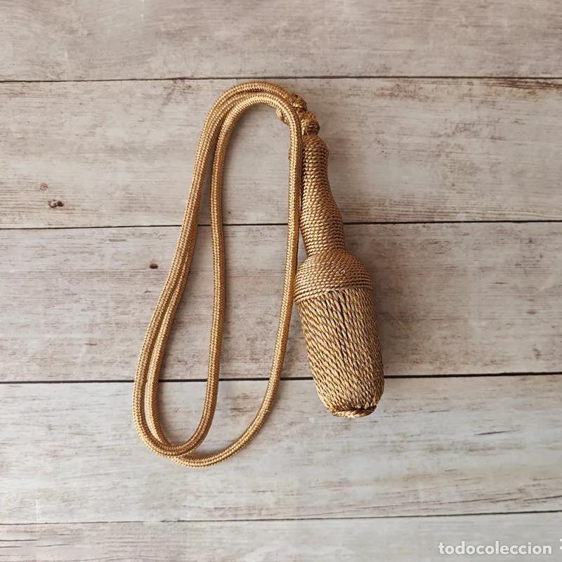 Militaria: Dragona de espada dorada con cord&oacute;n