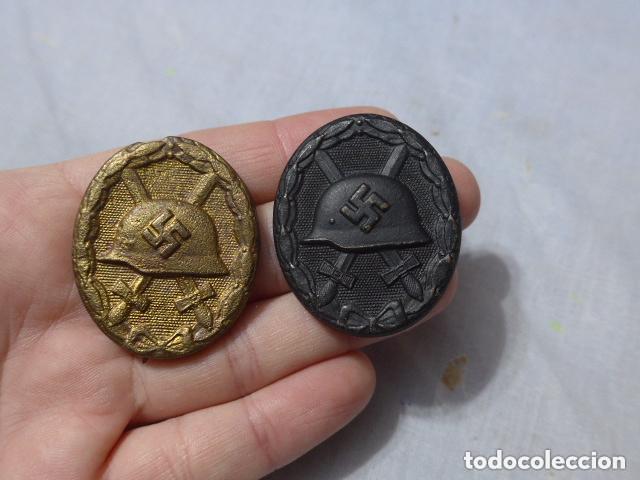 Militaria: Lote 2 antigua insignia emblema aleman de herido, originales, II Guerra Mundial. Alemania.