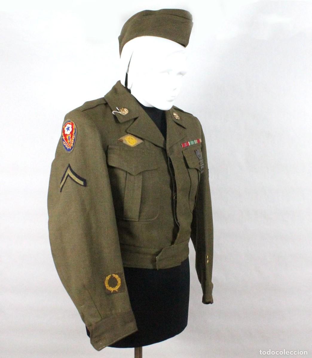 Militaria: Guerrera USA IIGM chaqueta corta modelo IKE gorra cuartelera y condecoraciones de diario y distintiv