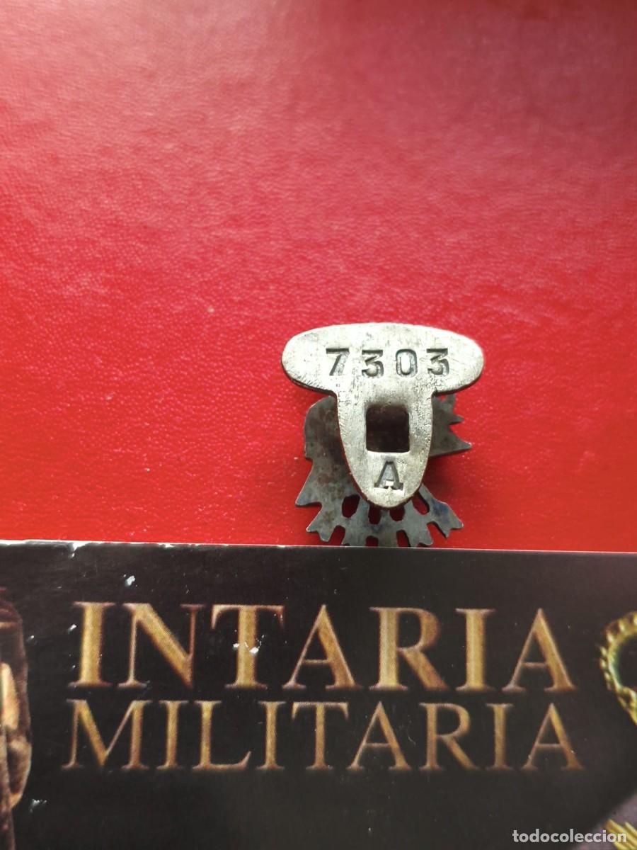 Militaria: Placa de ojal de Excombatientes Falange - Foto 2
