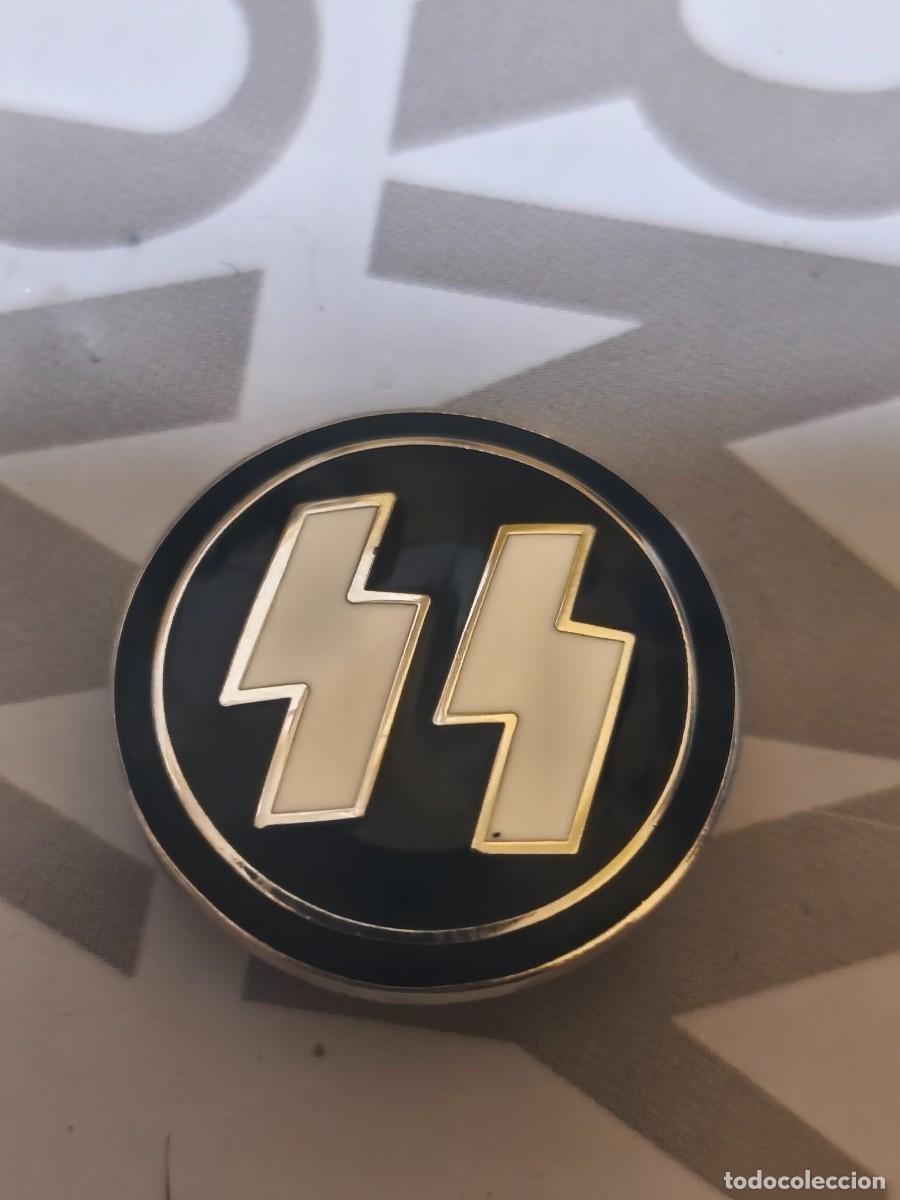 Militaria: Insignia de las SS de Alemania nazi